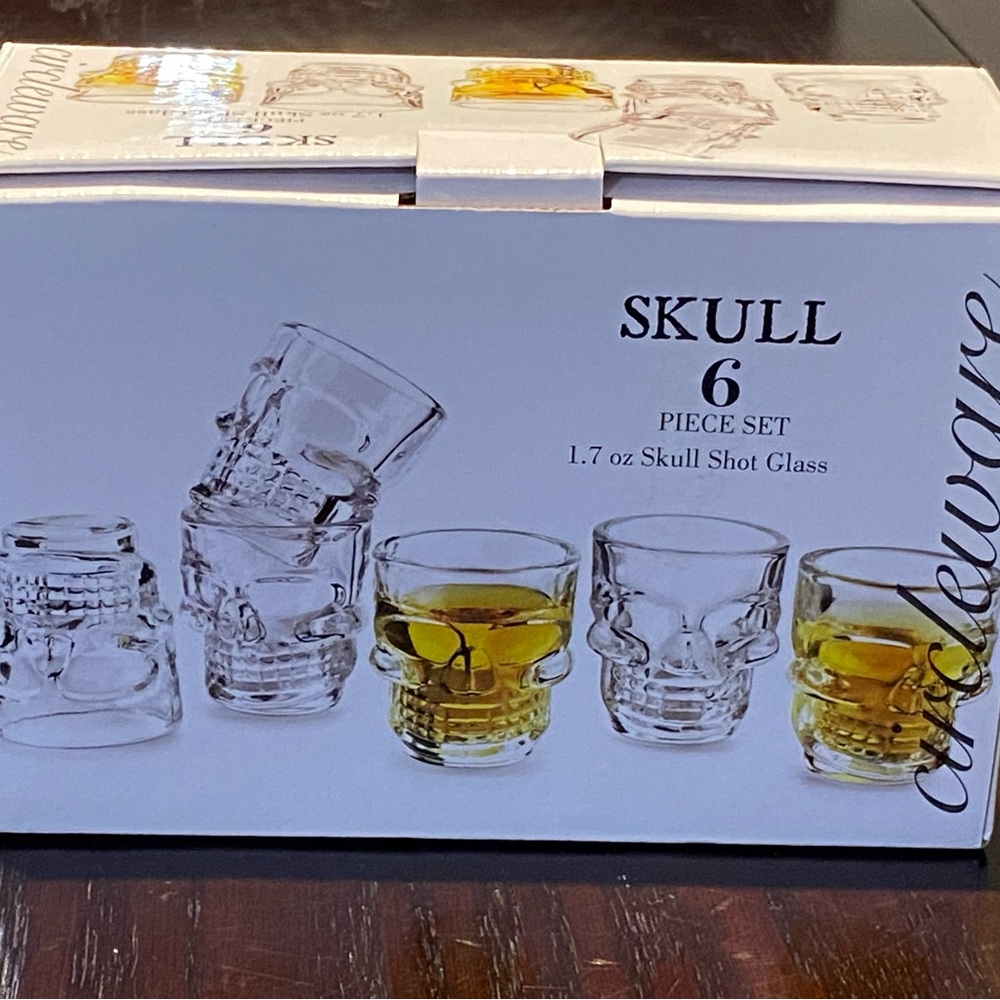 Circleware Glass Skull Shot Glasses‎ Set Of  6